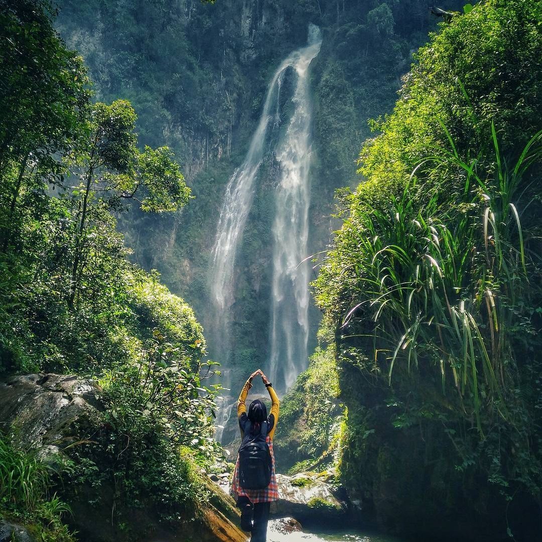 Air Terjun Ulu Suliti: Destinasi Wisata Untuk Pecinta Alam 2 Air Terjun Ulu Suliti: Surga Tersembunyi untuk Petualangan di Hutan Kalimantan