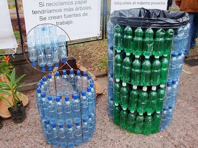 Contoh Keranjang Sampah dari Botol Bekas 