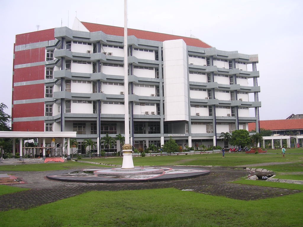 Universitas Surabaya 
