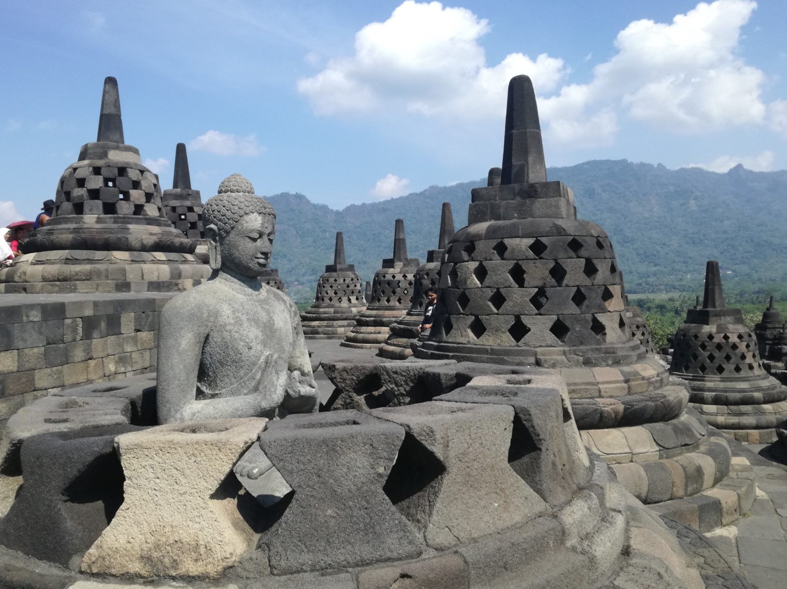Candi Borobudur di Magelang yang juga peninggalan Kerajaan Mataram Kuno