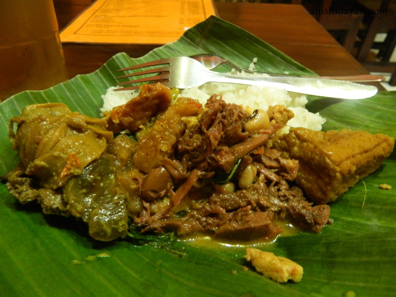 Tempat Makan Barat Edu Hostel Jogja, Gudeg Song Djie Bu Atmo Kuncen 