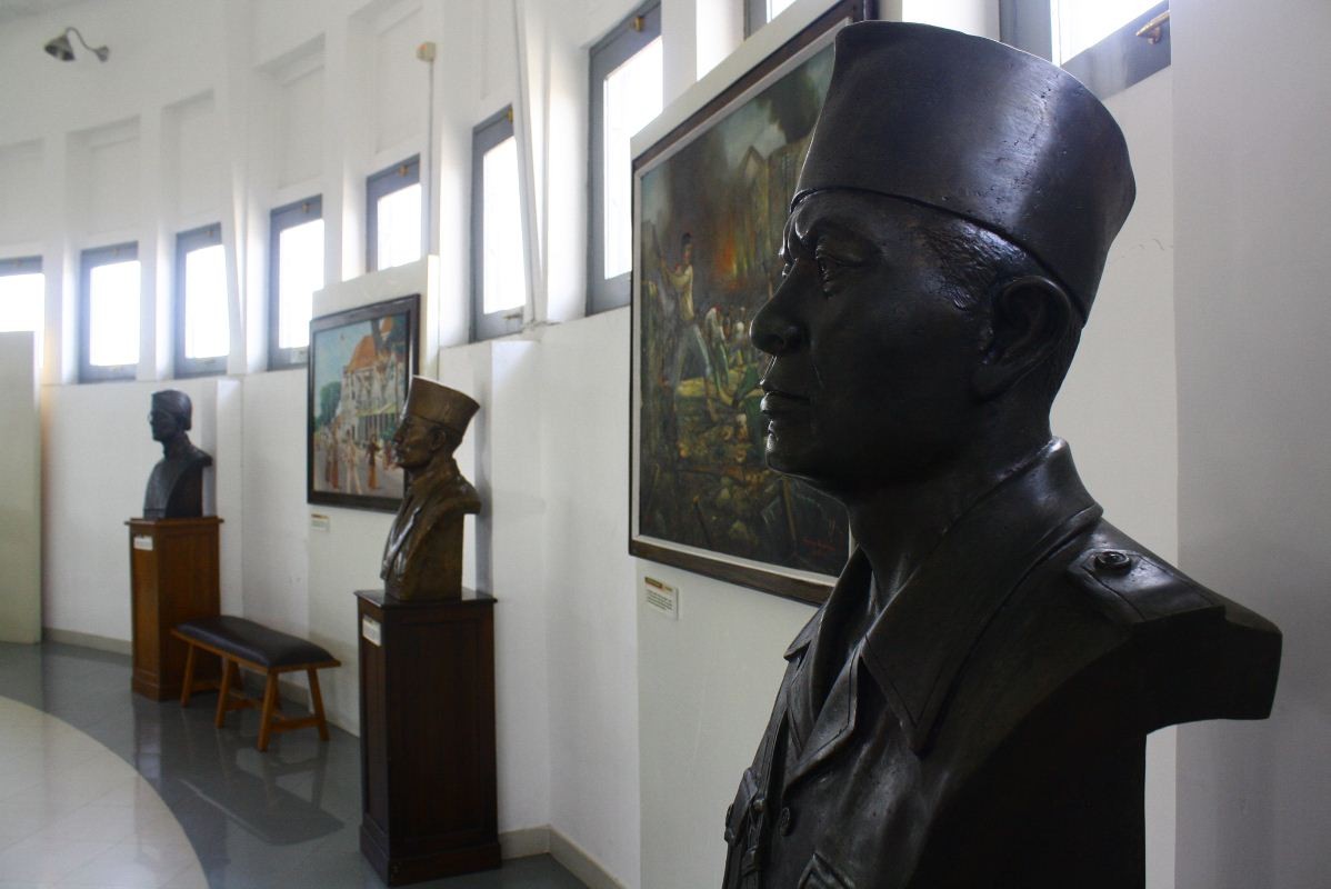 Patung Pahlawan Nasional di Museum Perjuangan 