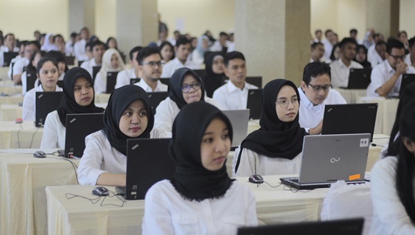 Daftar Instansi Pemerintah Pusat dan Pemda dengan Alokasi ...