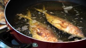 Cara menggoreng ikan 