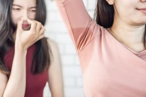 Tips menghilangkan bau badan 