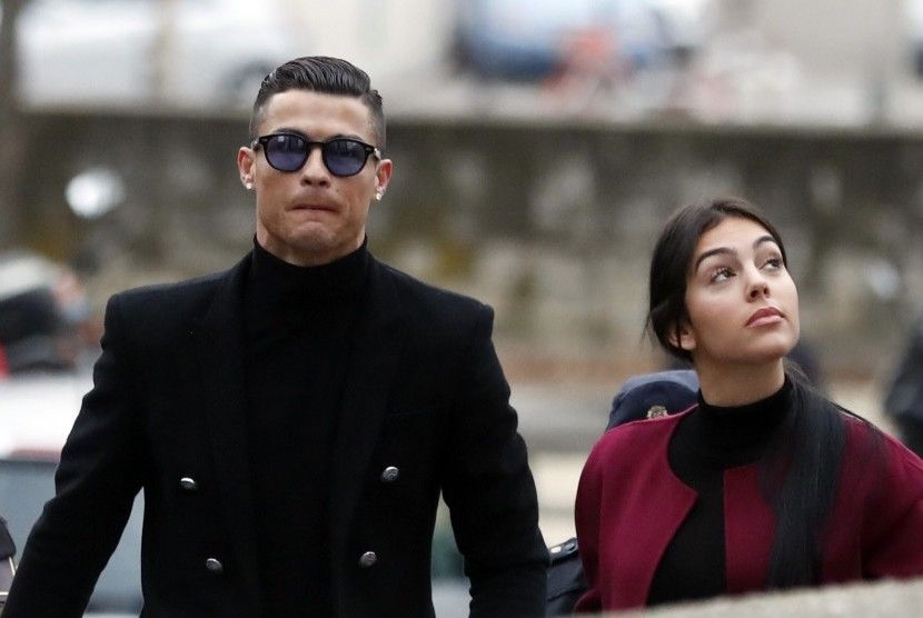 Jatah Bulanan Kekasih Ronaldo