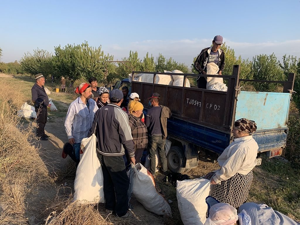 Tajikistan menunda puasa