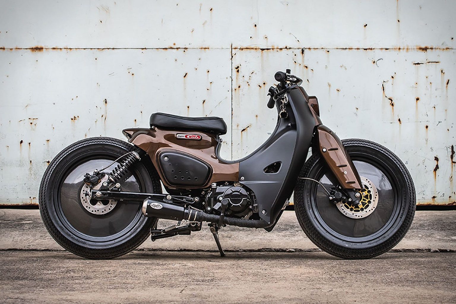 Modifikasi Custom KSpeed, Honda Super Cub Tampil dengan