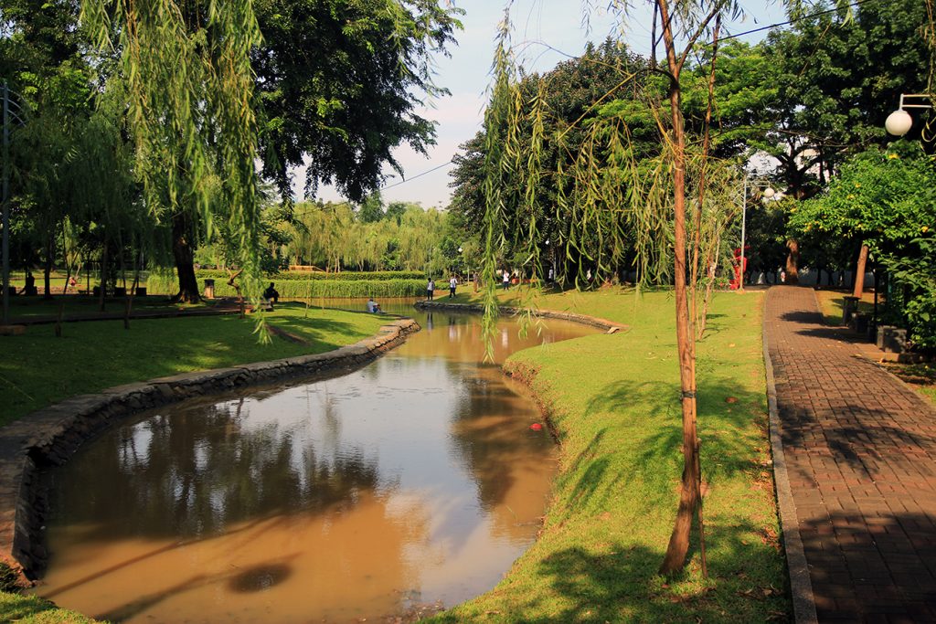 Rekomendasi 3 Taman  Kota Jakarta  Barat  Ini Sangat Cocok 