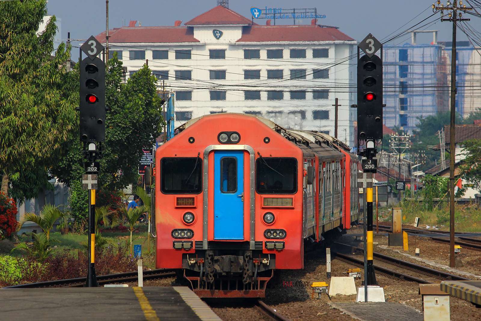 Berita Jogja Update: Prambanan Ekspres Pensiun di Akhir ...