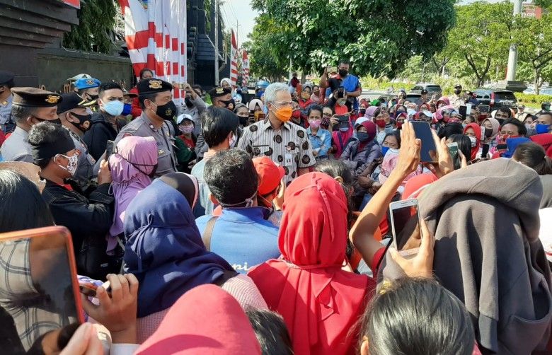 Berita Jateng: Tak Dikasih Pesangon, Ratusan Buruh Garmen ...