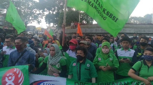 Demo Tolak Omnibus Law Di Depan Dprd Temanggung Buruh Pemerintah Harus Tindak Tegas Pengusaha Nakal Berita Hari Ini Djawanews Com